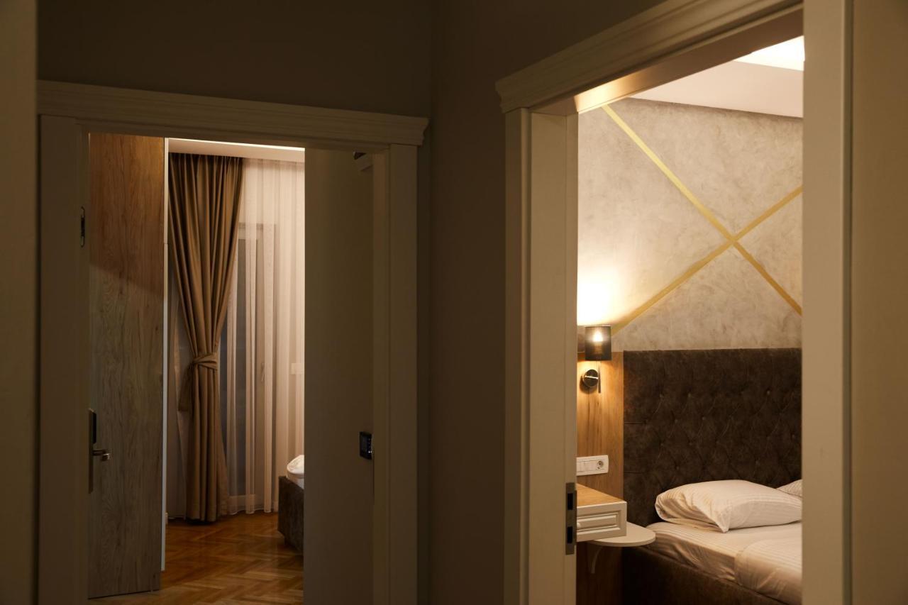 Amico Hotel Pristina Exterior photo